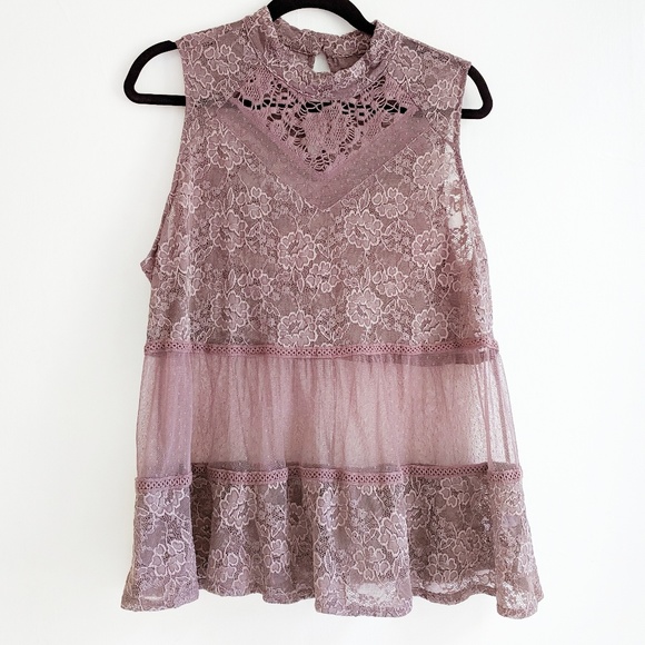 Maurices Tops - Maurice lace sleeves less top size 2